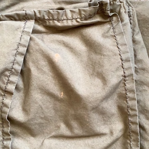 Express Green Cargo Capris - Picture 4 of 4